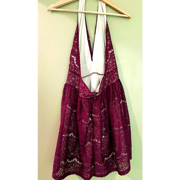 Red Lacey Backless dress - Picture 2 of 3